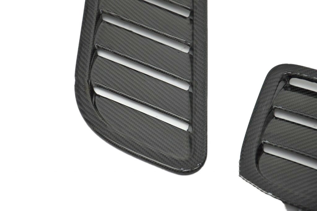 Aston-Martin-Vantage-V12-V12S-Complete-set-carbon-bonnet-vent-strakes (1)