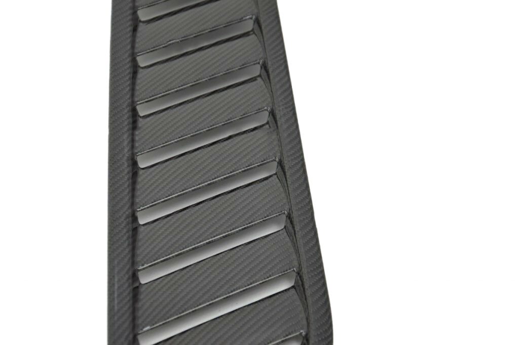 Aston-Martin-Vantage-V12-V12S-Complete-set-carbon-bonnet-vent-strakes (2)