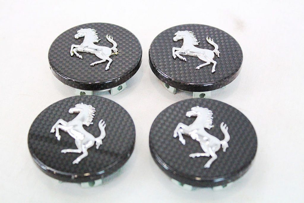 BRAND-NEW-GENUINE-FERRARI-CARBON-FIBER-CENTRE-CAPS-4x 28108