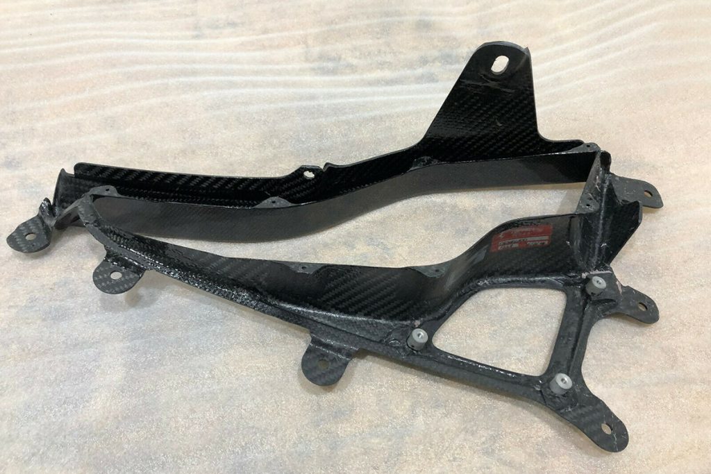 FERRARI-458-LOWER-RH-AIR-INTAKE-Bumper (3)