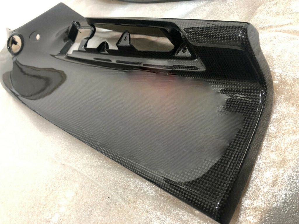 Ferrari-488-GTB-Spider-CARBON-DOOR-PANELS (4)