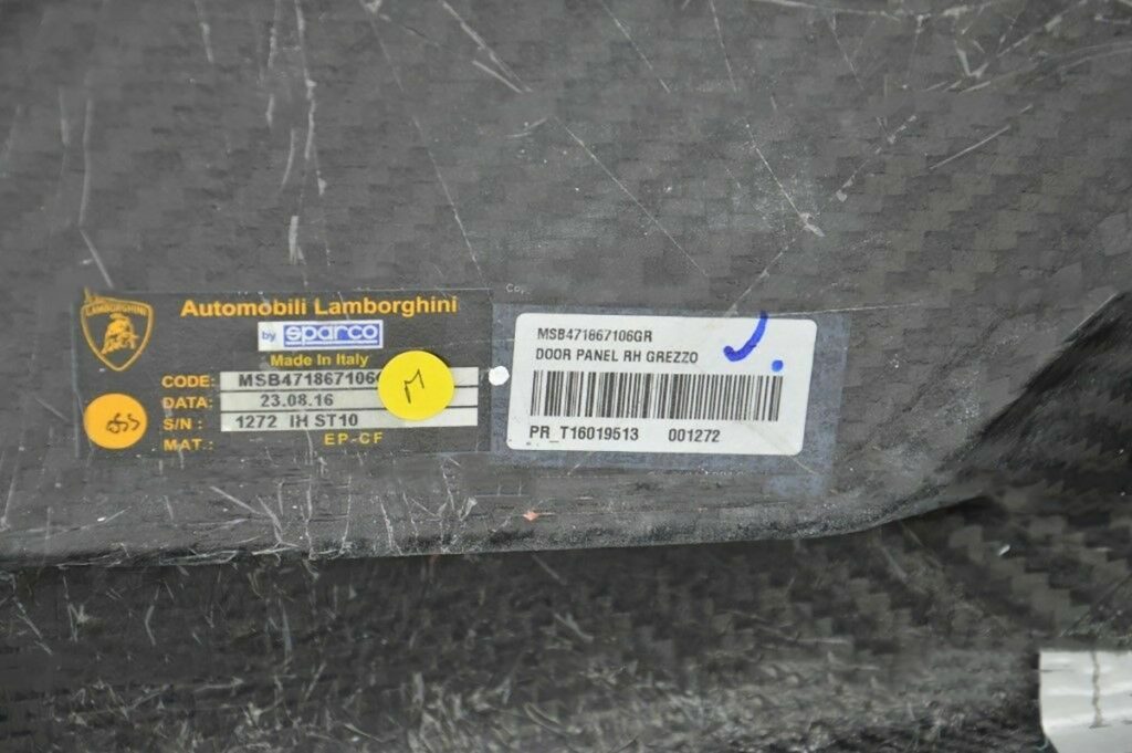 Lamborghini-Aventador-LP750-4-SV-NEW-right-door-carbon-card-panel (5)