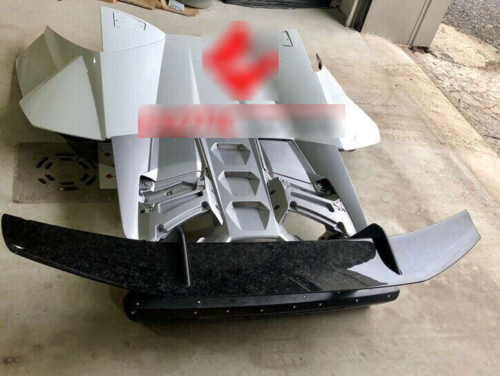 Lamborghini-Huracan-SPYDER-PERFORMANTE-Rear-SPOILER-Lid-Hood-Bonnet (2)