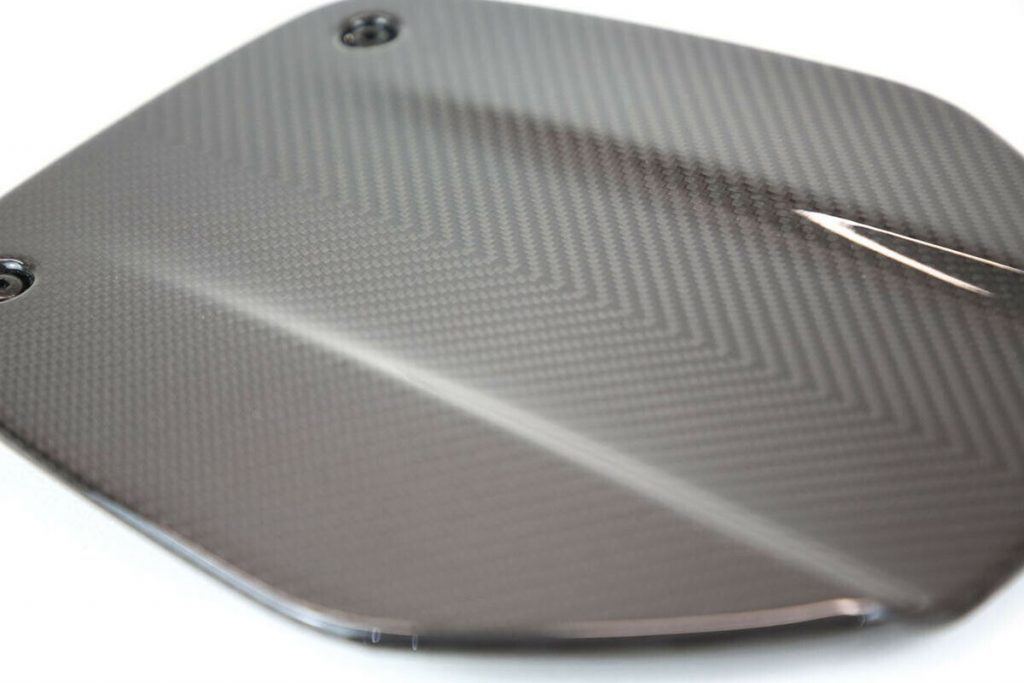 MCLAREN 600LT CARBON FIBRE REAR SERVICE ENGINE COVER (2)