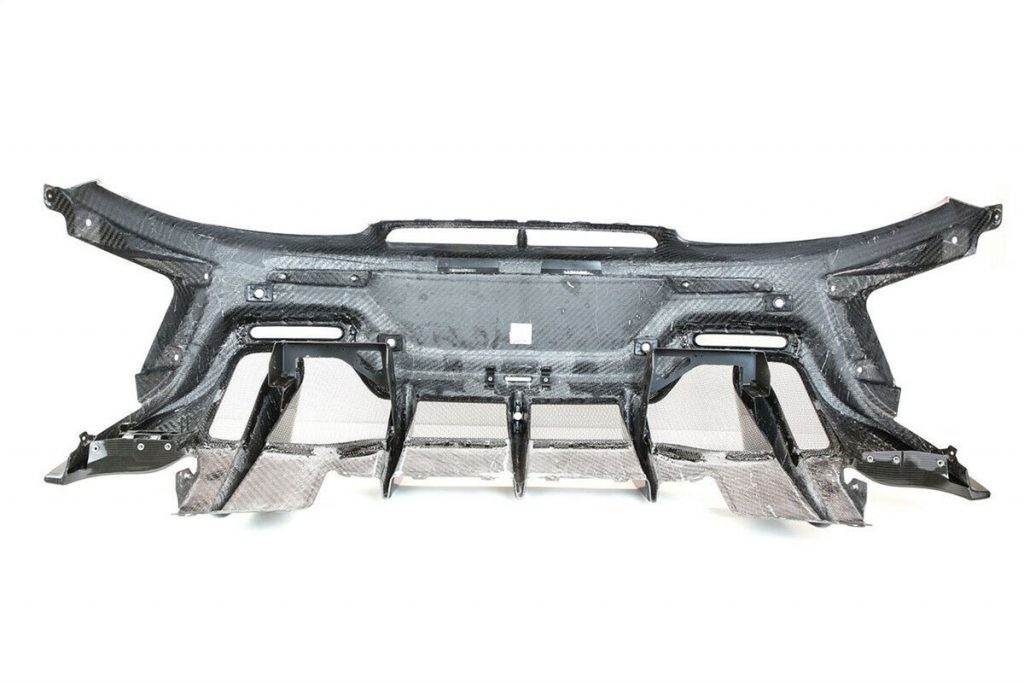 MCLAREN 600LT FULL CARBON REAR BUMPER COMPLETE PACKAGE (9)