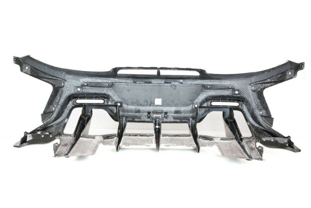 MCLAREN 600LT FULL CARBON REAR BUMPER SKIN COMPLETE WITH GRILLS (11)