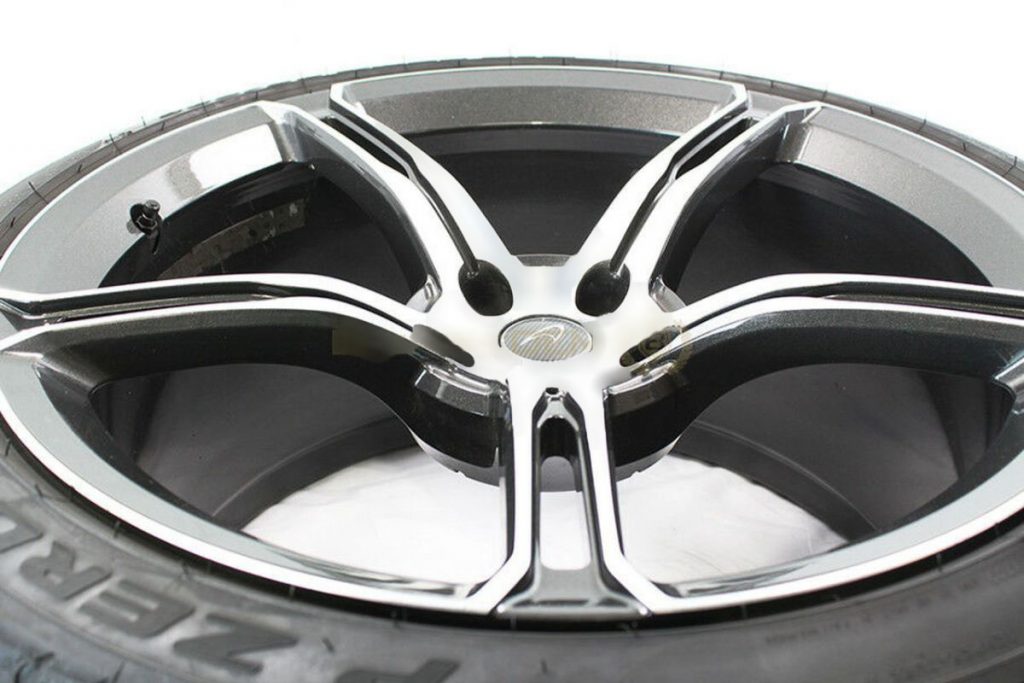 MCLAREN 650S POLISHED ALLOY WHEELS WITH NEW PIRELLI P-ZERO (5)