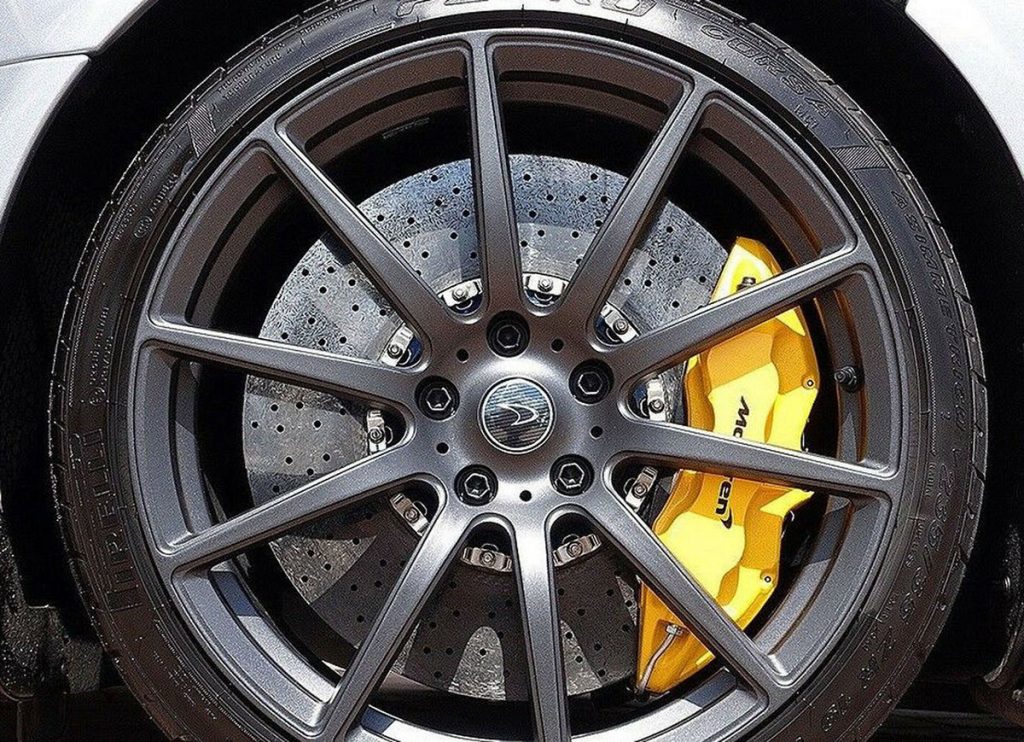 MCLAREN-CERAMIC-BRAKE-CALIPARS-CCM-F+R-YELLOW-540-70-MP4-650S-675LT (2)