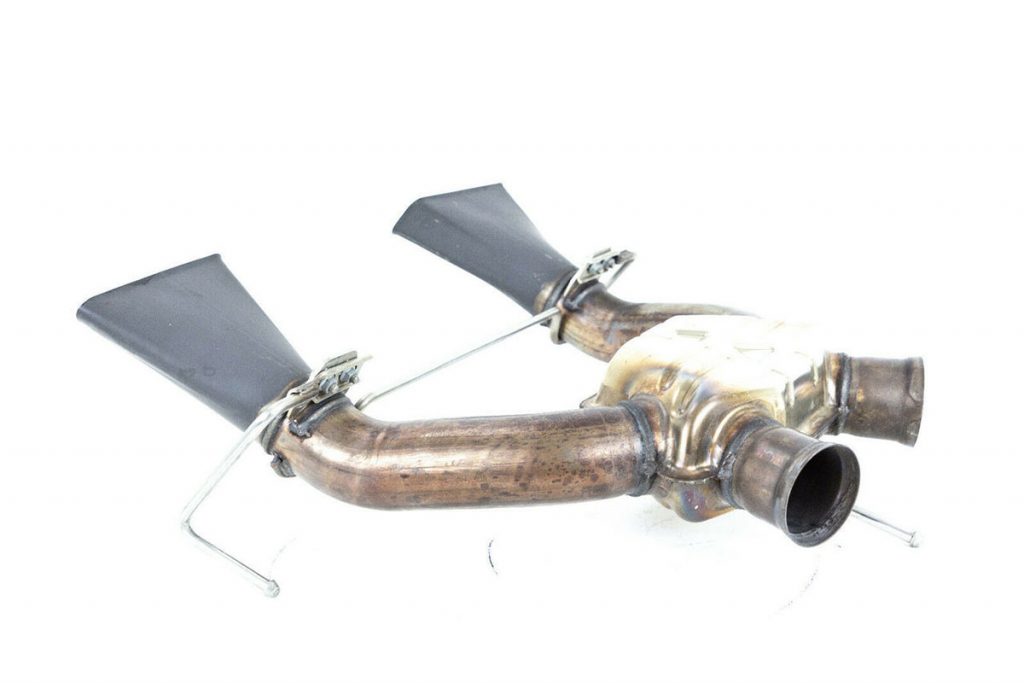 MCLAREN-MP4-12C-650S-COUPE-EXHAUST (3)