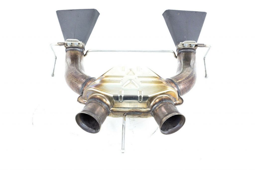 MCLAREN-MP4-12C-650S-COUPE-EXHAUST (4)