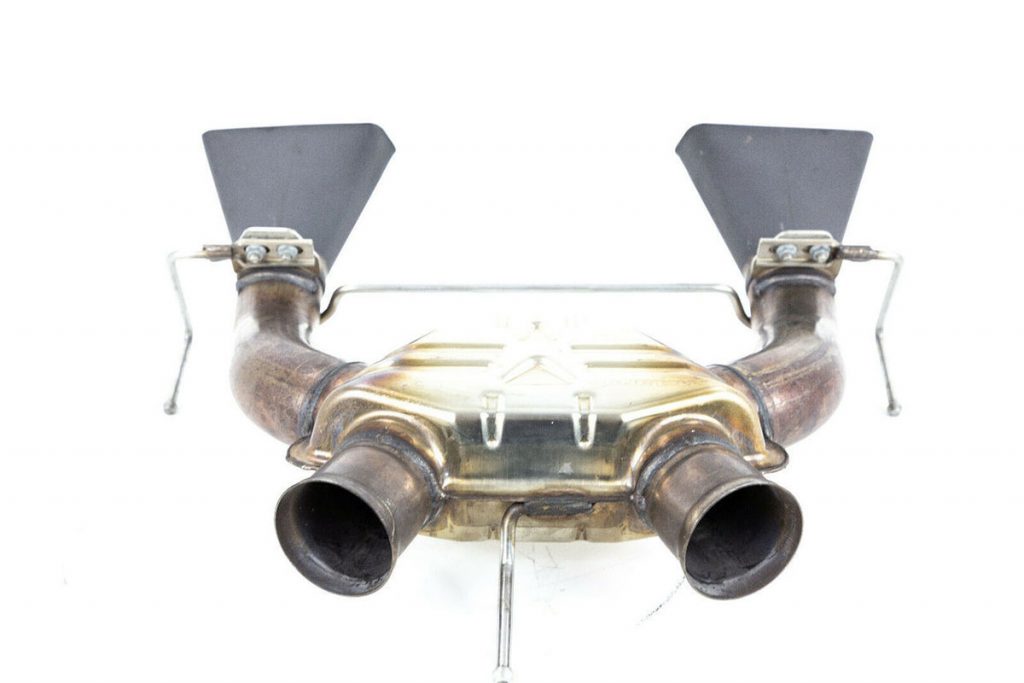 MCLAREN-MP4-12C-650S-COUPE-EXHAUST (5)