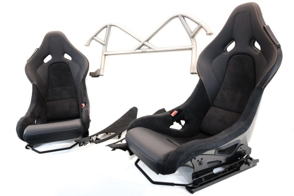 MCLAREN MSO 720S TRACK PACk SEATS AND TITANIUM ROLL CAGE PACKAGE (8)