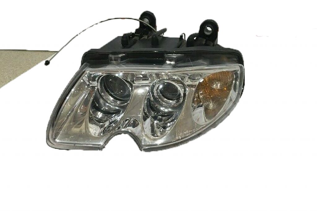 Maserati-Quattroporte-Xenon-Left-Headlight (1)