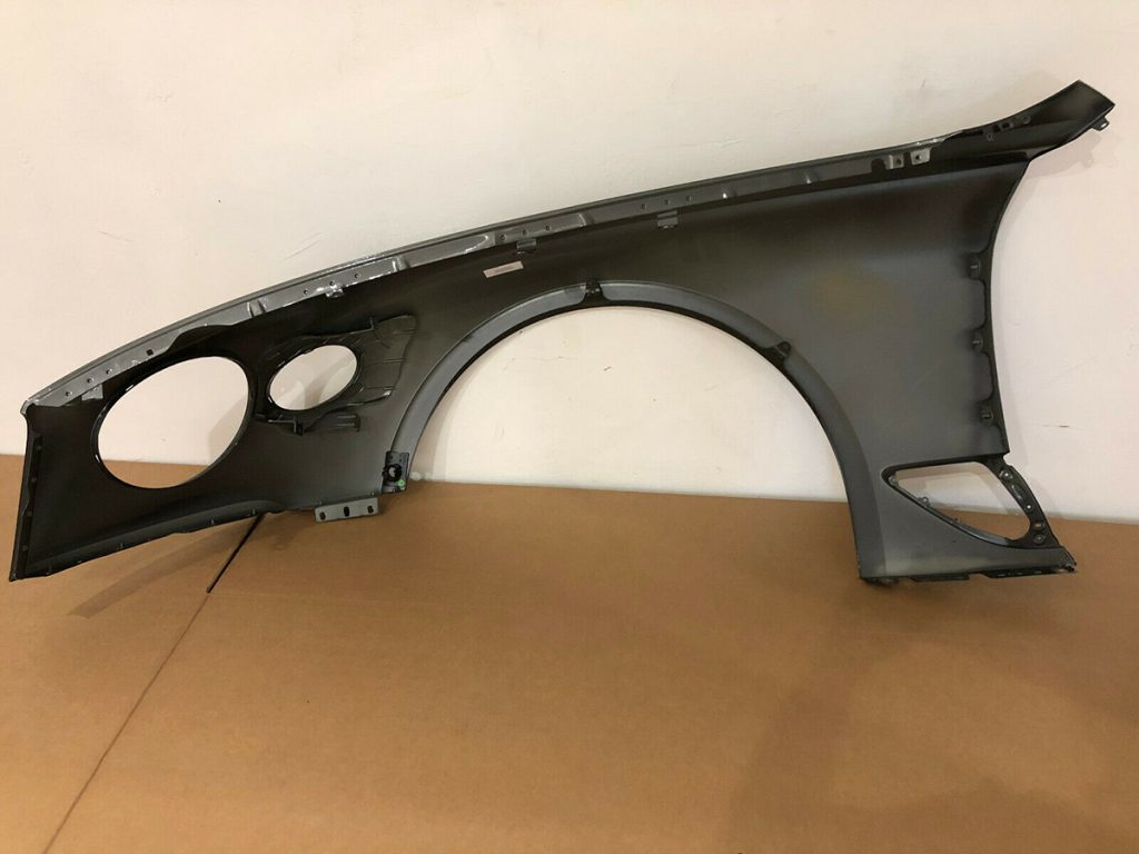 NEW-BENTLEY-Continental-GT-RIGHT-Front-Fender (1)