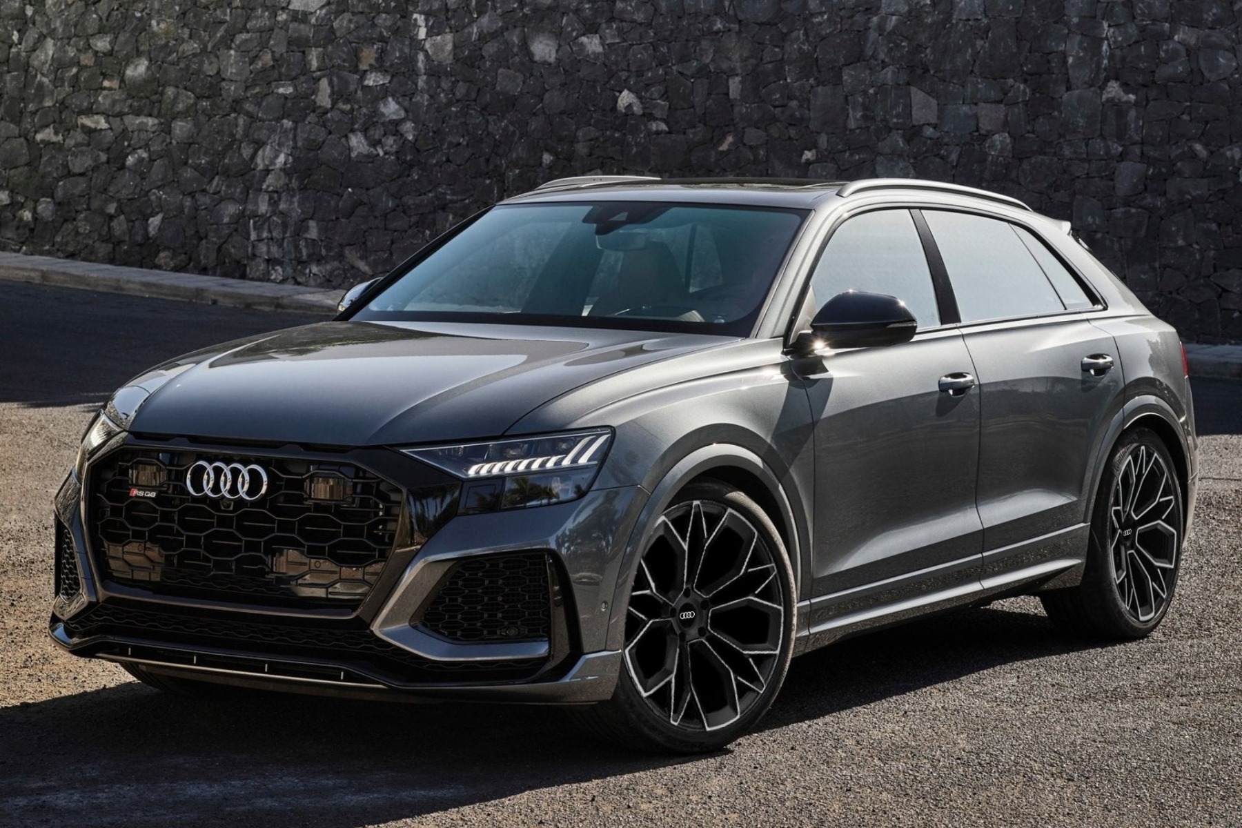 Фото audi rs q8